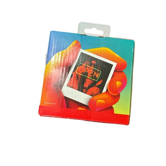 Polaroid Go + Clip Bundle - Picture 2 of 3